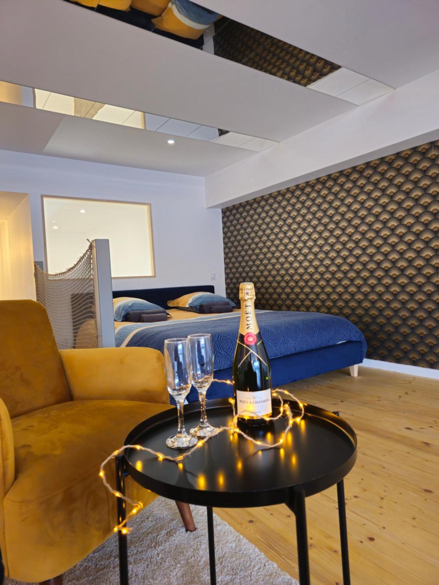 شقة Loft De Luxe Le Chic, Grand Jacuzzi, Vue Port De Plaisance سانت-فاليري-أون-كو المظهر الخارجي الصورة